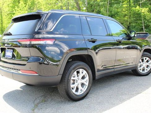 Used 2023 Jeep Grand Cherokee Limited AWD/4WD image 5