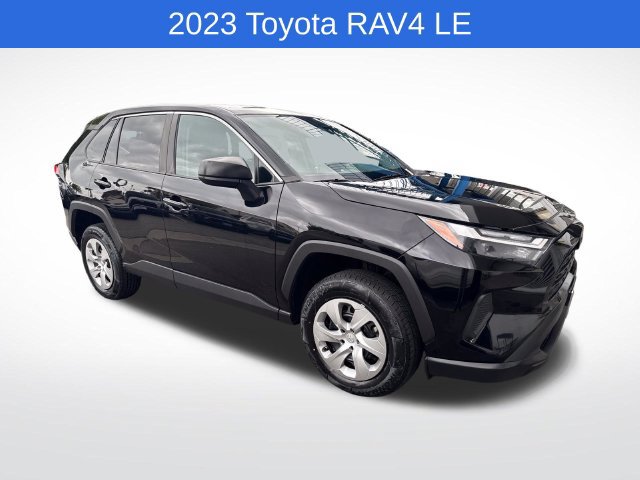 Used 2023 Toyota RAV4 LE AWD/4WD image 7