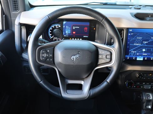 Used 2024 Ford Bronco Wildtrak image 17