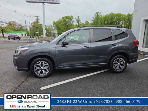 Used 2020 Subaru Forester Premium AWD/4WD image 4