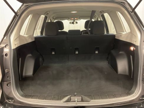 Used 2017 Subaru Forester 2.5i AWD/4WD image 9