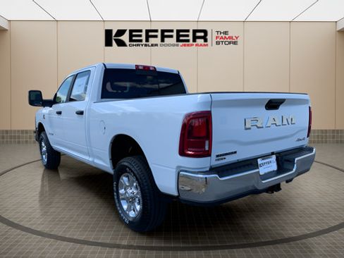 New 2025 RAM 2500 Big Horn AWD/4WD image 3