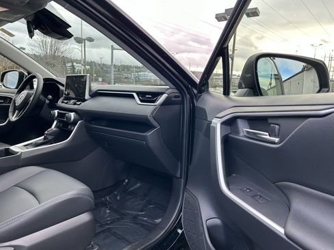Certified 2025 Toyota RAV4 XLE Premium image 15