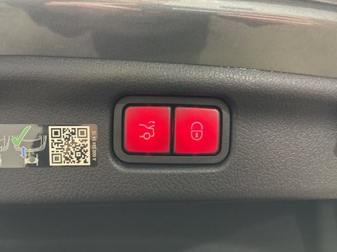 Used 2024 Mercedes-Benz C 300 4MATIC Sedan image 33