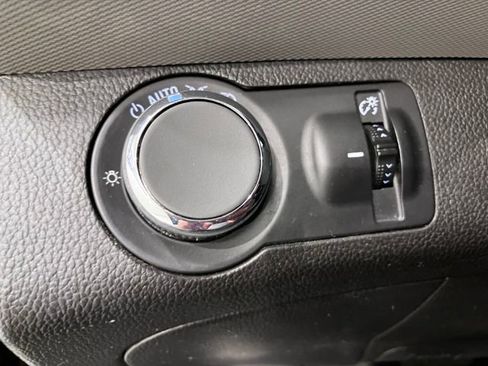 Used 2020 Chevrolet Sonic LT image 28