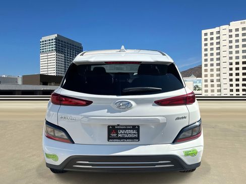 Used 2023 Hyundai Kona SE image 4