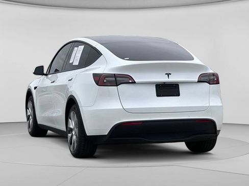 Used 2022 Tesla Model Y Long Range AWD/4WD image 30
