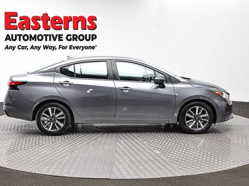 Used 2023 Nissan Versa SV image 4