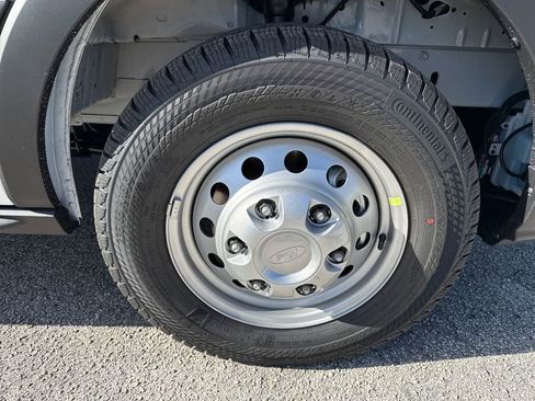New 2026 Ford Transit 250 148 Medium Roof RWD image 10