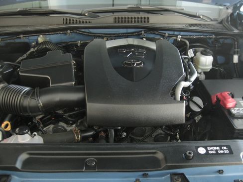 Used 2019 Toyota Tacoma SR5 image 26