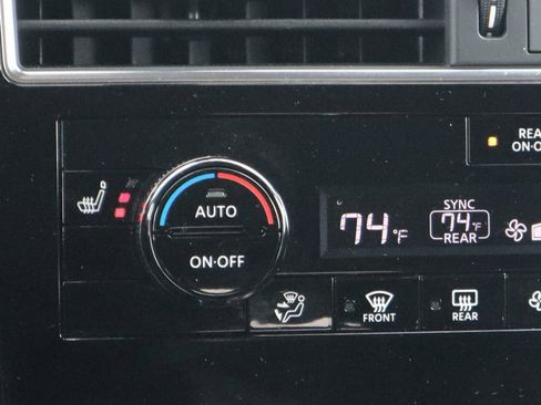 Used 2024 Nissan Armada SL image 19