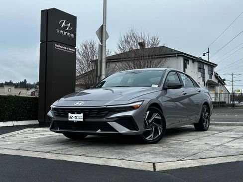 Certified 2025 Hyundai Elantra SEL image 25