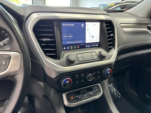 Used 2023 GMC Acadia SLT AWD/4WD image 18