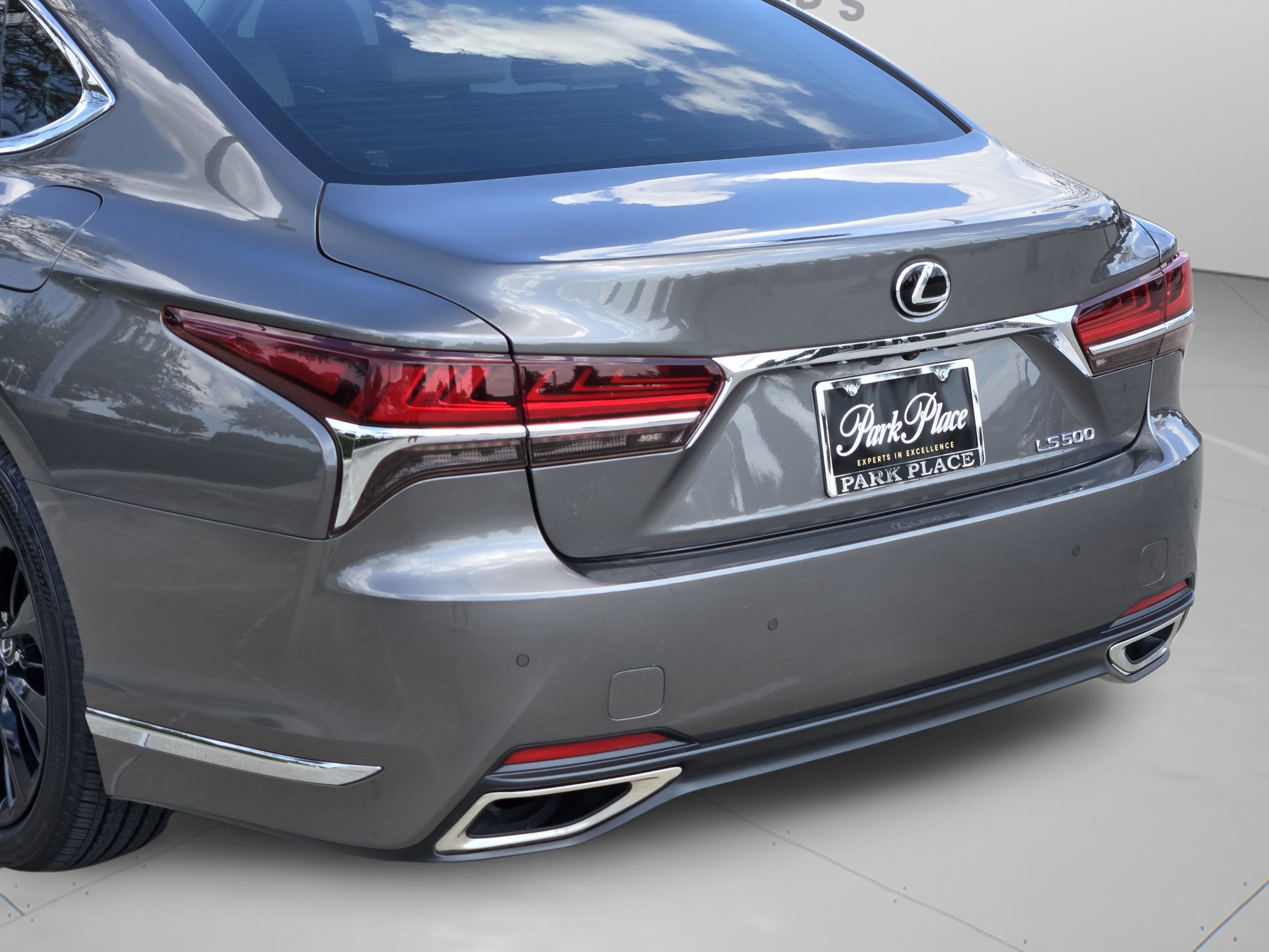Used 2018 Lexus LS 500 w/ Interior Upgrade Package RWD image 34