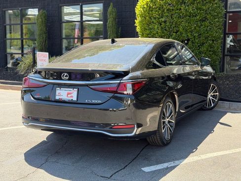 Used 2025 Lexus ES 300h w/ Premium Package image 12