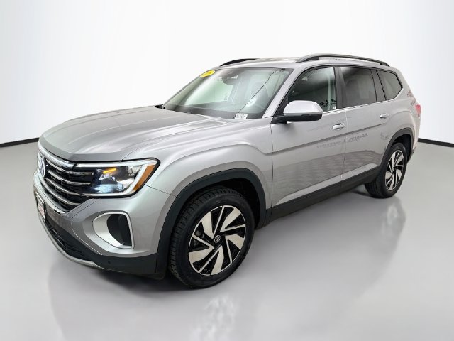 Used 2025 Volkswagen Atlas SE AWD/4WD image 3