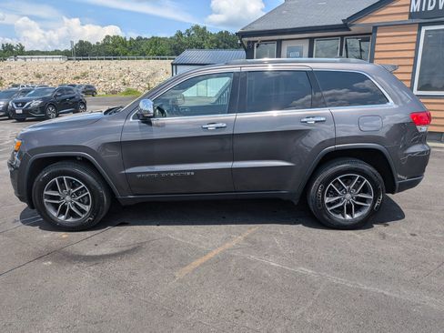 Used 2018 Jeep Grand Cherokee Limited AWD/4WD image 3
