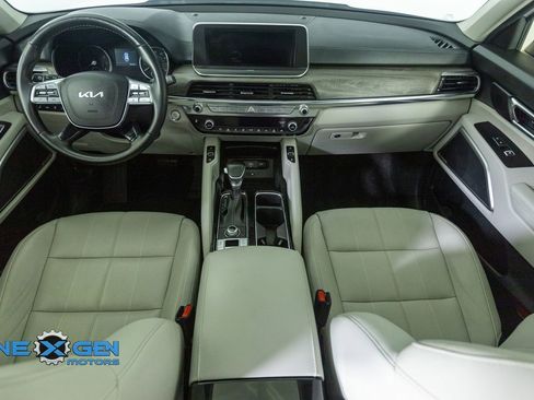 Used 2022 Kia Telluride EX w/ EX Premium Package image 32