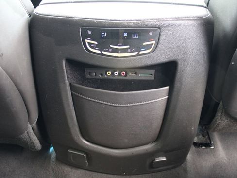 Used 2015 Cadillac Escalade Luxury AWD/4WD image 40