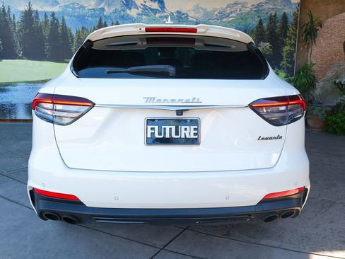 Used 2022 Maserati Levante Modena image 5