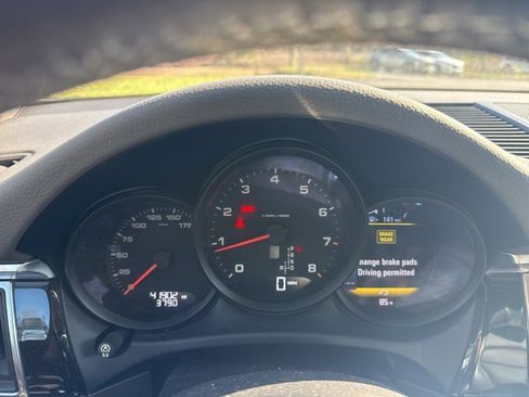 Used 2018 Porsche Macan image 16