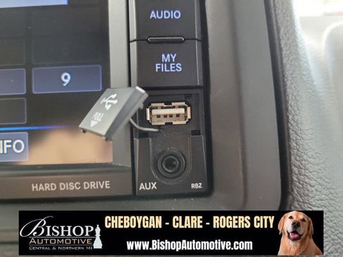 Used 2016 Chrysler Town & Country Touring w/ Driver Convenience Group image 26