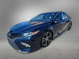 Used 2018 Toyota Camry SE image 5