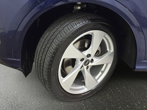 Certified 2025 Audi Q5 2.0T Premium Plus w/ Premium Plus image 32