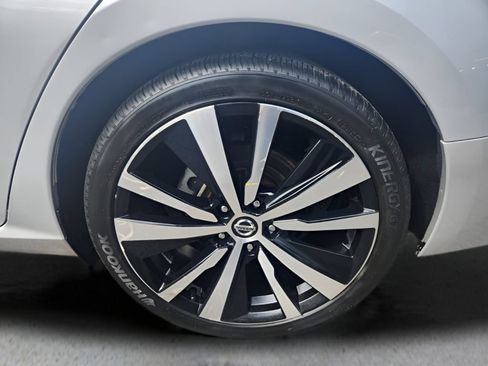 Used 2021 Nissan Altima 2.5 SR FWD image 16