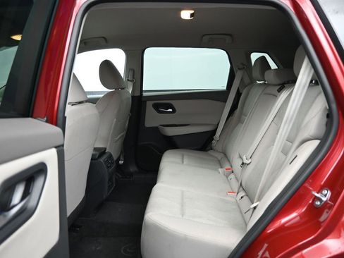 Used 2025 Nissan Rogue SV AWD/4WD image 28