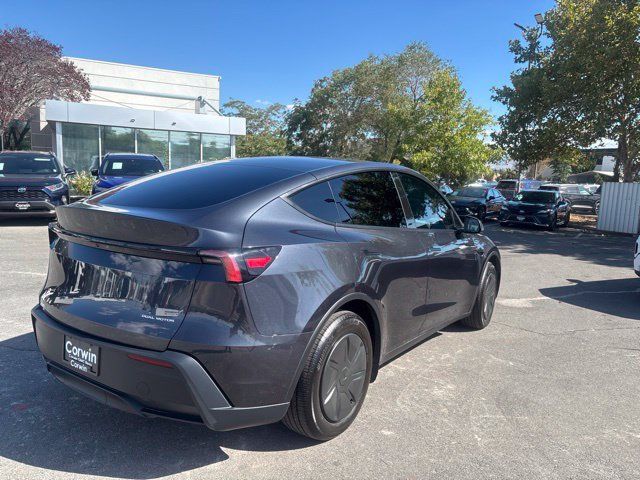 Used 2026 Tesla Model Y AWD image 9