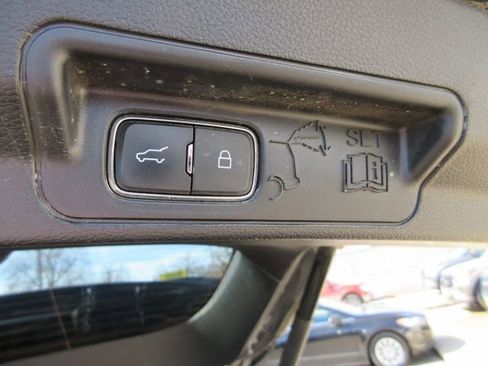 Used 2021 Ford Explorer XLT w/ Equipment Group 202A image 27