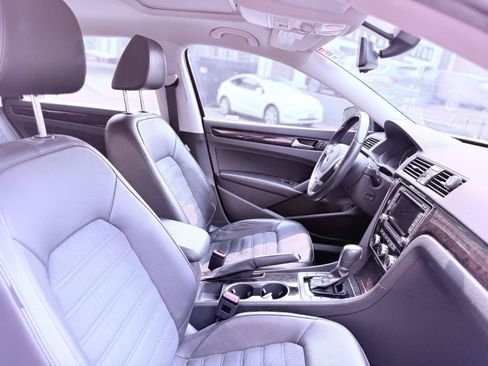 Used 2014 Volkswagen Passat TDI SEL Premium FWD image 10