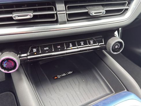 New 2026 Chevrolet Equinox EV LT image 34