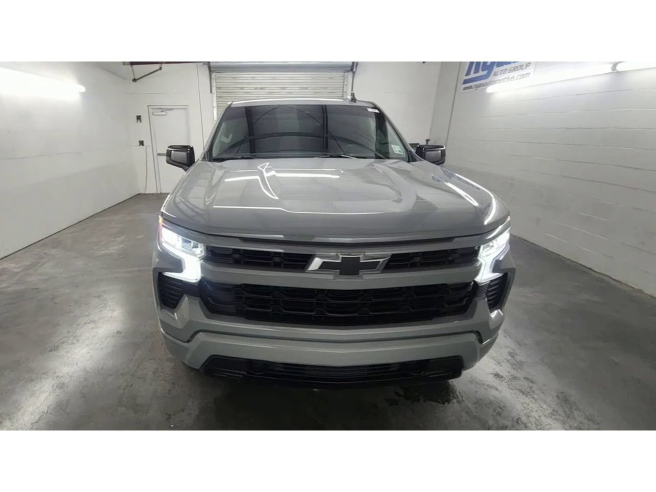 Used 2024 Chevrolet Silverado 1500 RST w/ Z71 Off-Road Package AWD/4WD image 3
