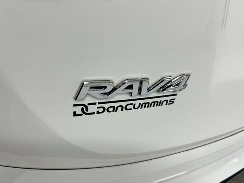 Used 2017 Toyota RAV4 XLE AWD/4WD image 26