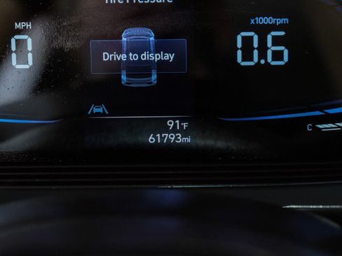 Used 2024 Hyundai Venue SEL FWD image 19