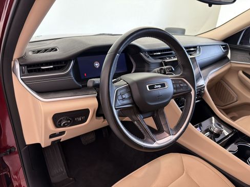 Used 2021 Jeep Grand Cherokee L Limited AWD/4WD image 4