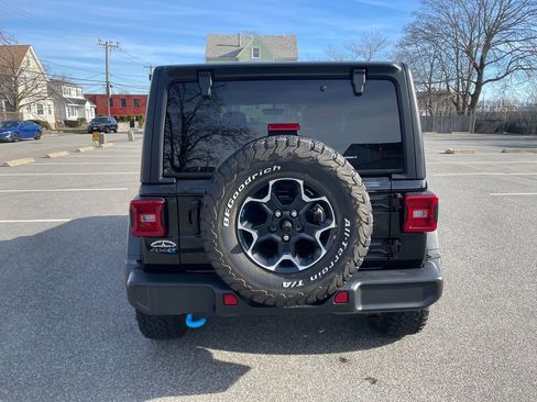 Used 2023 Jeep Wrangler Rubicon w/ Cold Weather Group image 6