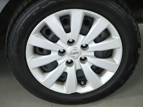 Used 2015 Nissan Sentra SV w/ Navigation Package image 37