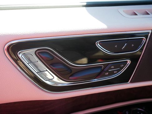 Used 2021 Lincoln Navigator Reserve image 16