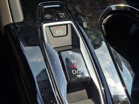 Used 2025 Audi Q5 Premium w/ Convenience Package AWD/4WD image 15