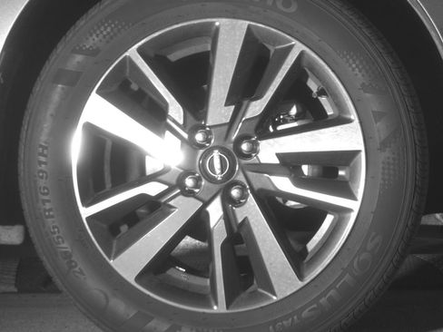 Used 2025 Nissan Versa SV FWD image 13