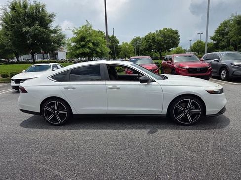 Used 2024 Honda Accord Sport image 4