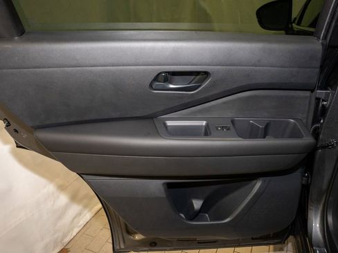 New 2025 Nissan Pathfinder SV image 13