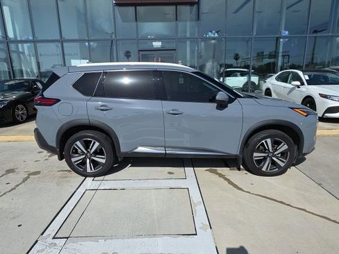 Used 2023 Nissan Rogue SL w/ SL Premium Package FWD image 3