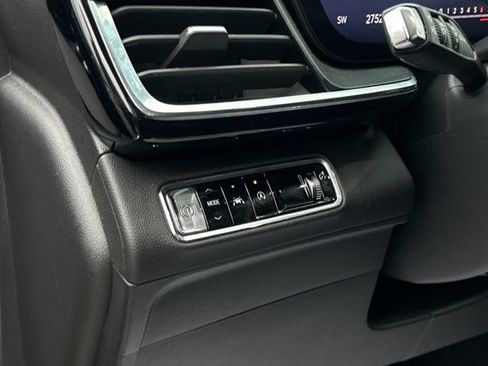 Certified 2024 Buick Envision Preferred AWD/4WD image 36