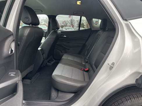 Used 2025 Chevrolet Trax LT image 21