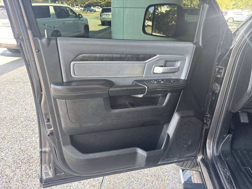 Used 2022 RAM 3500 Big Horn AWD/4WD image 21