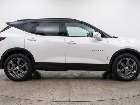 Used 2025 Chevrolet Blazer LT FWD image 11